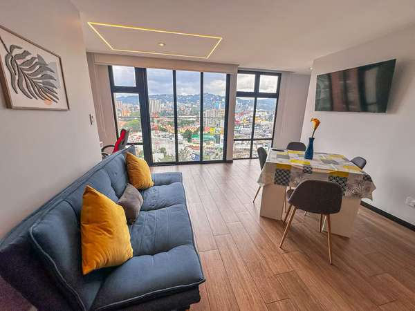 Se renta Moderno apartamento de 2 habitaciones, 2baños, 2 parqueos totalmente amueblado,en zona 10 10