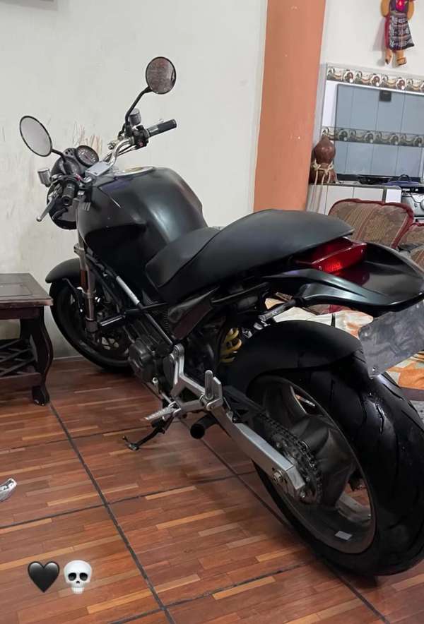 Ducati Monster 900M 2000 – Naked Deportiva Italiana