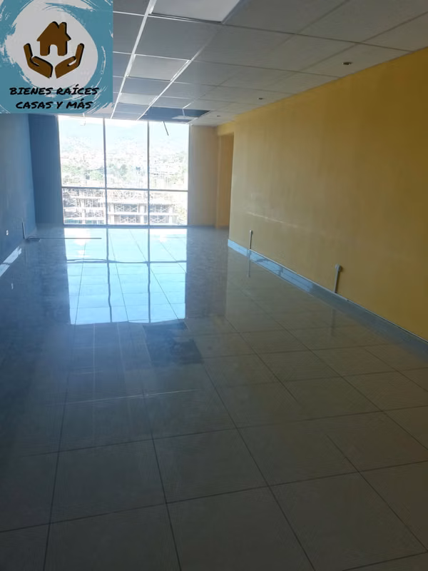 LOCAL PARA OFICINA EN ALQUILER EN TORRE CENTRO MORAZÁN