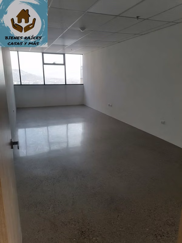 VENTA DE LOCAL PARA OFICINA EN TORRE ARTEMISA DEL BLVD SUYAPA, CERCA DE LA UNAH