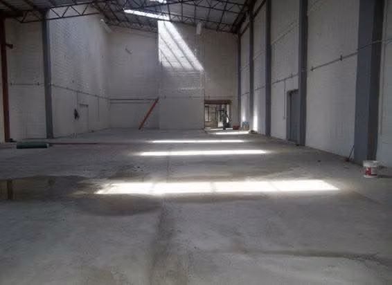 Se Alquilan bodegas en avenida Nueva Orleans