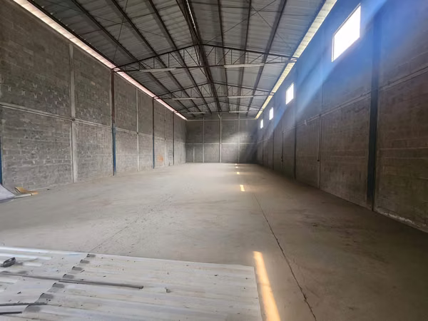 Se Vende o Alquila Bodega Sobre el Blvd hacia el Aeropuerto - San Pedro Sula