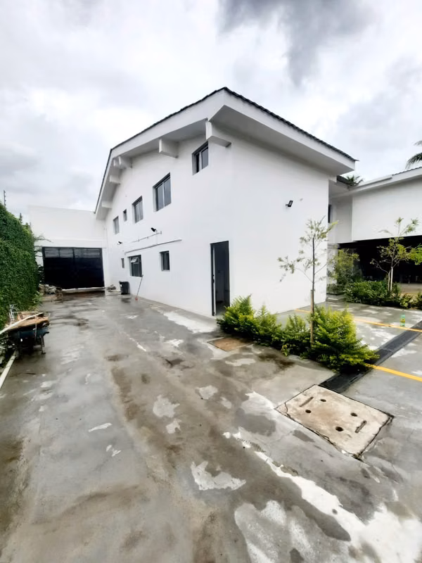 Venta de Edificio Para Oficinas Blv. Morazan