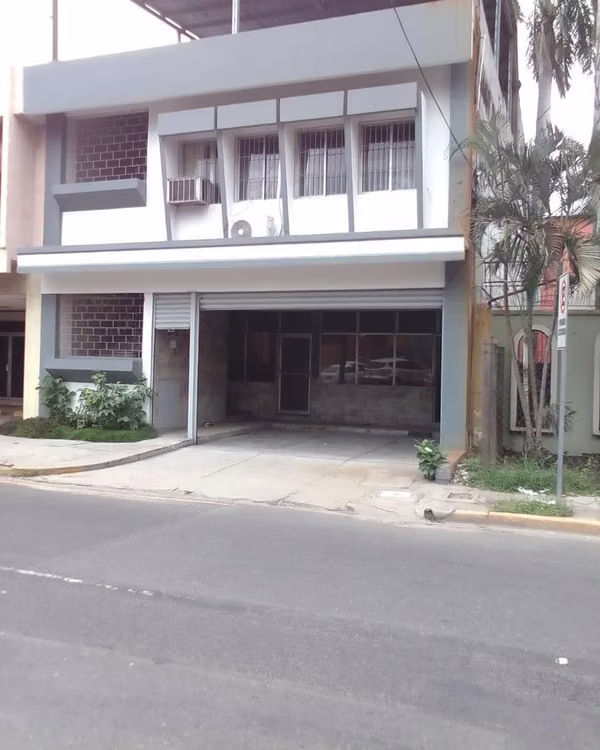 SE VENDE EDIFICIO en Barrio El Benque - San Pedro Sula.