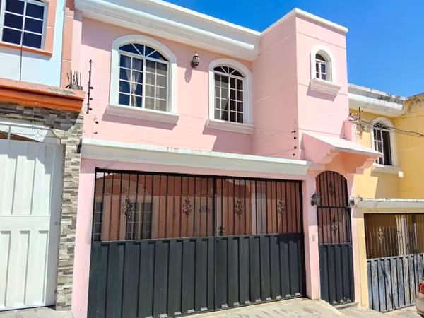 Se Vende Casa Res. Las Cascadas