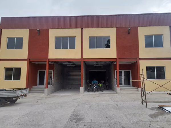 Se Renta Ofi-Bodega en Anillo Periferico