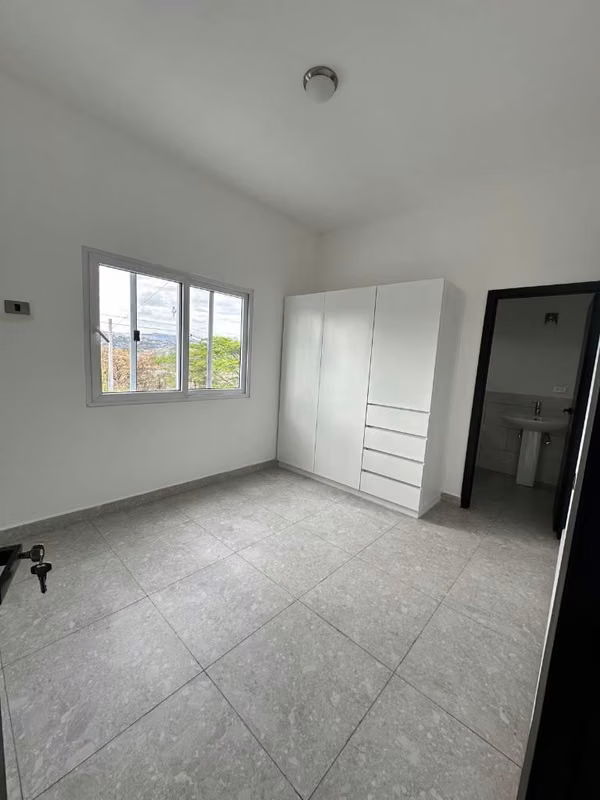 Venta de casa en Residencial Roble Oeste