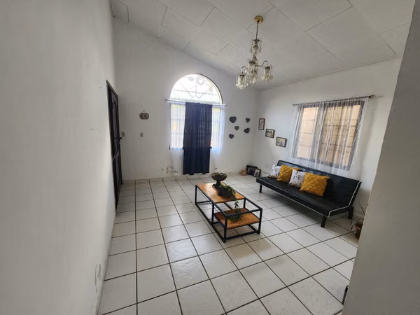 En venta casa en Res Jardines del valle