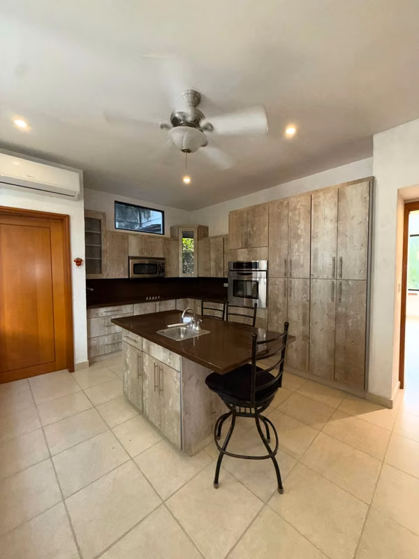 Se Vende Casa En Colonia Juan Lindo