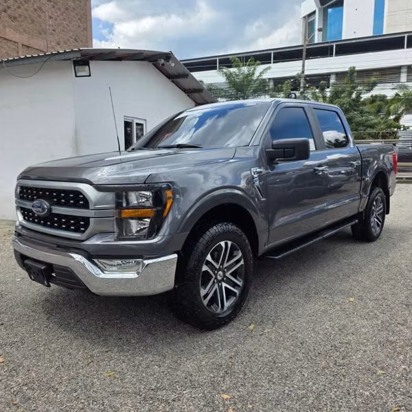 FORD F150 XLT 2023