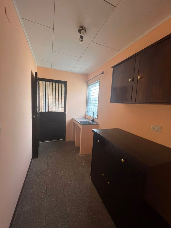 Col.Los Robles, Closed Circuit, Wide, 3 Hab + Patio + Parking