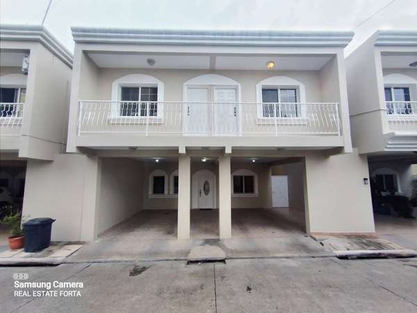 Venta de Hermosa Casa, en la Residencial Mirador de las Uvas, en Tegucigalpa.