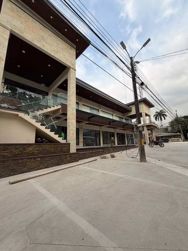 Se Renta Local Comercial en Col. Moderna SAN PEDRO SULA