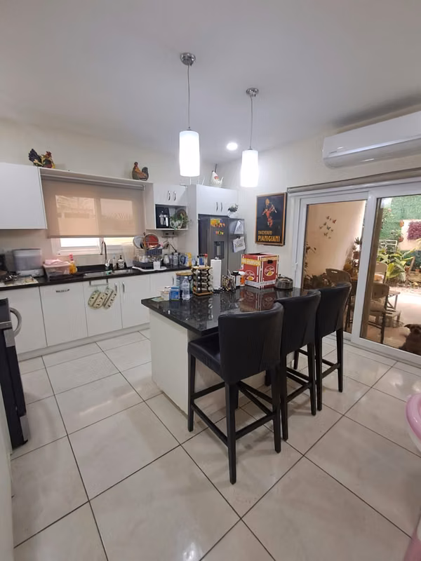 Se Vende Townhouse En Residencial Paseo Real, SPS