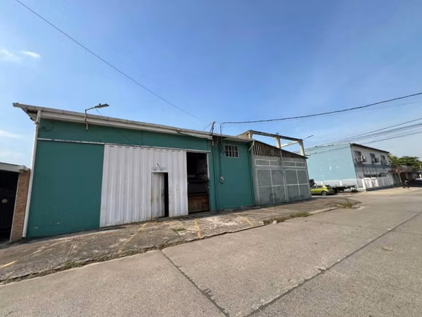 Venta de propiedad ideal para Bodega en sector Barandillas