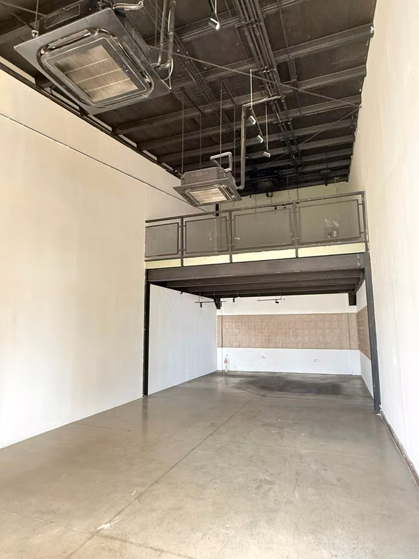 Se Alquila Local En Circunvalación, Plaza Abella