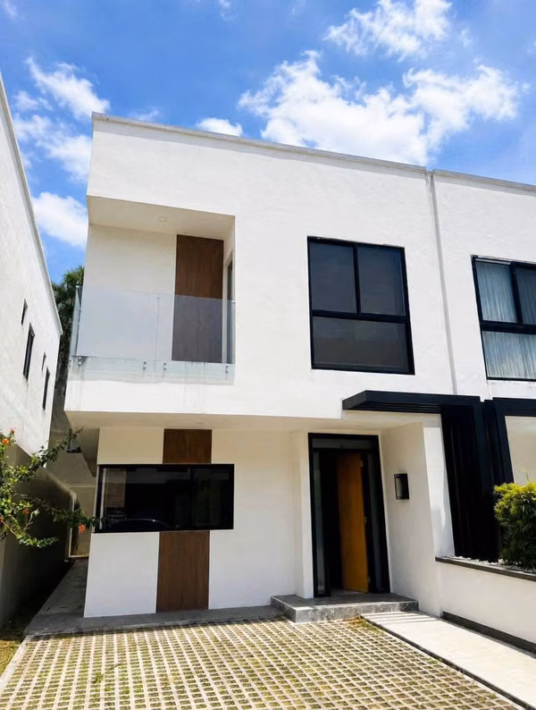 Se Alquila Townhouse Nuevo en Residencial El Potosí
