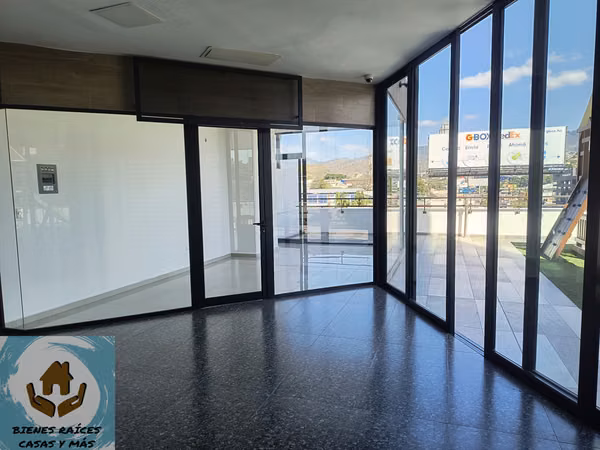 LOCAL EN VENTA EN EL ÁREA COMERCIAL DE TORRE AGALTA EN EL BLVD MORAZÁN