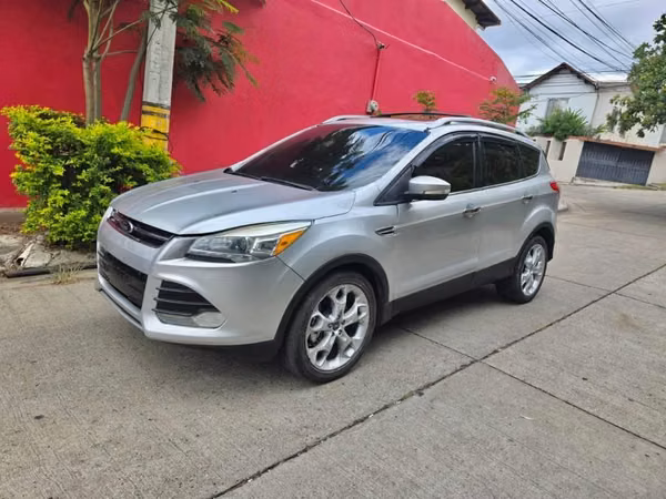 FORD ESCAPE TITANIUM 14 RECIEN INGRESO