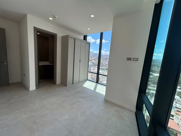 Se Vende Apto. Torre Doss/ Lomas del Guijarro