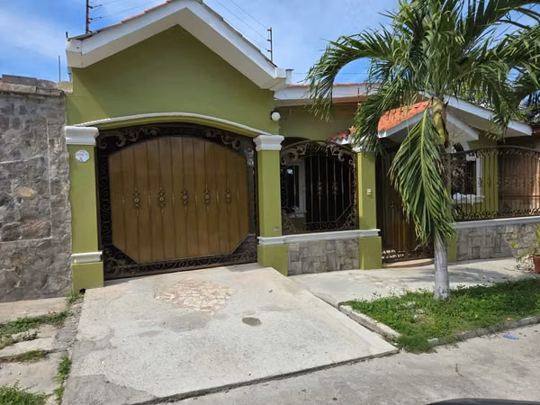  Se Vende Bonita Casa en Residencial el Bosque – San Pedro Sula