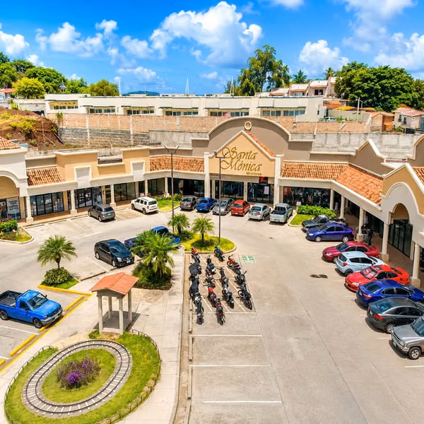 LOCAL 58m2 EN RENTA | Miraflores - Kennedy | Alto Tráfico de Clientes