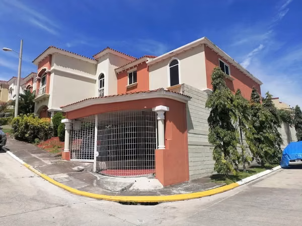 Casa Renta | El Sauce | Tegucigalpa | Amueblada | Piscina