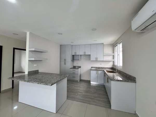 Se Alquila Casa Totalmente Remodelada En Barrio El Benque