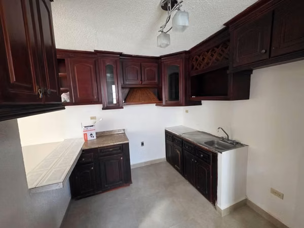 Venta de casa en Lomas de Toncontin