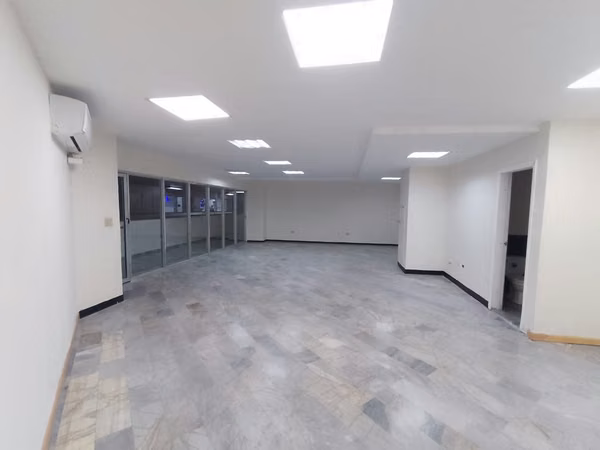Alquiler de local en edificio céntrico