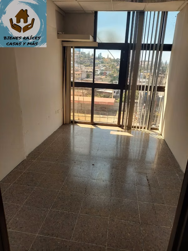 AMPLIO LOCAL PARA OFICINA EN EDIFICIO LOS JARROS EN EL BLVD MORAZÁN