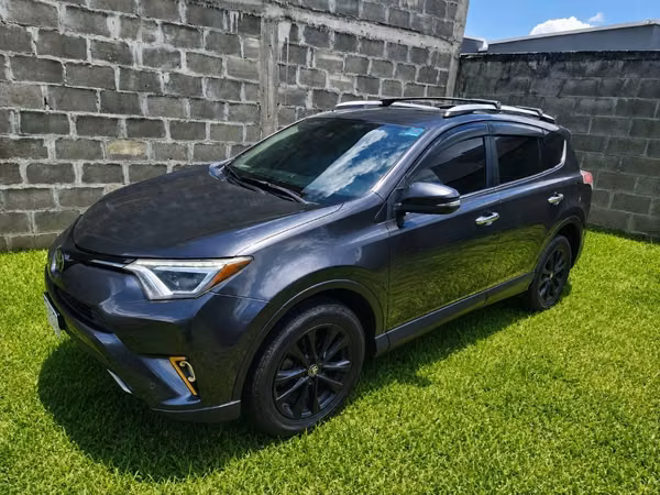 Toyota Rav4 título limpio