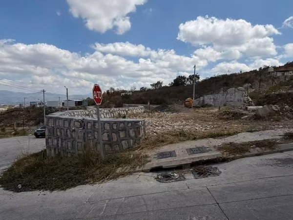 Venta de terreno en Residencial Los Hidalgos 