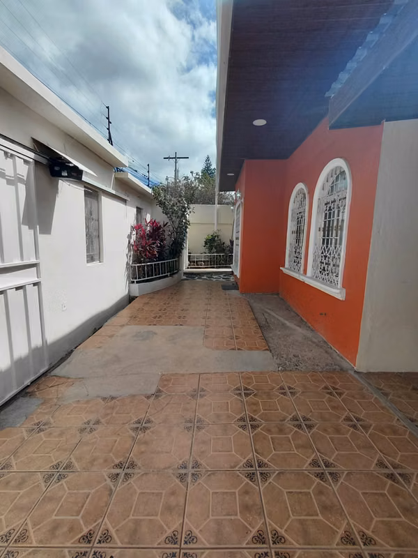 Large house rental in Colonia Miramontes for office or business