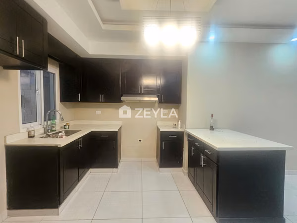 Townhouse In Pedregal Residential, SPS