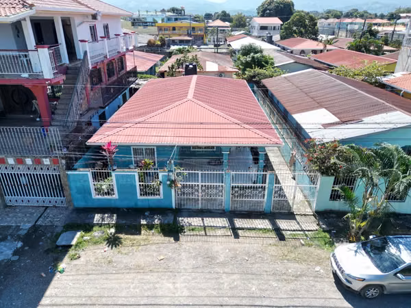 Casa en venta en Bario la Isla  La Ceiba Atlántida 