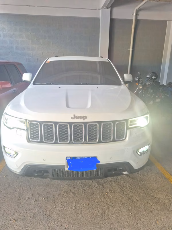 Gang- Cherokee Laredo 2018