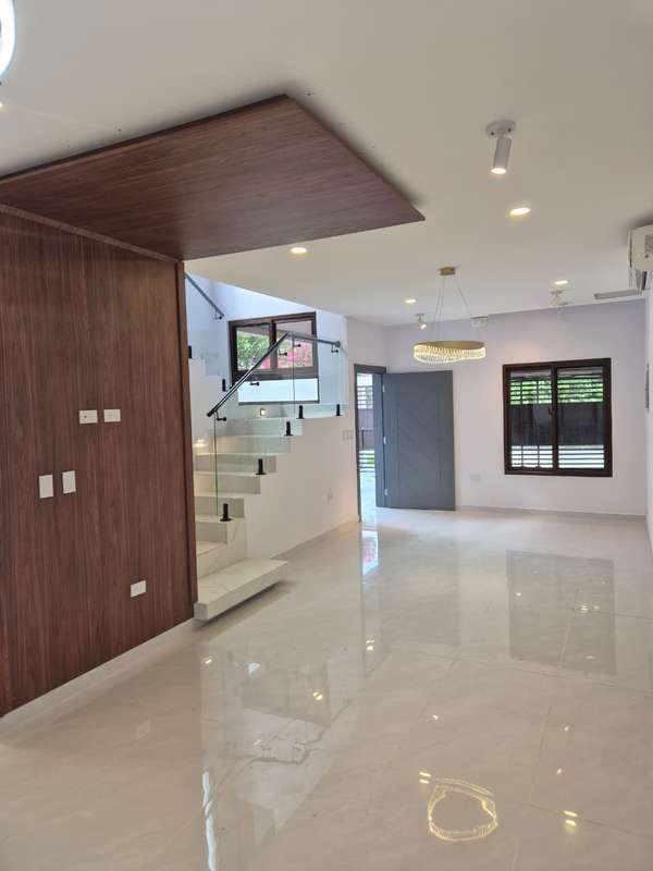 TOWNHOUSE DE LUJO EN VILLAS MACKAY 