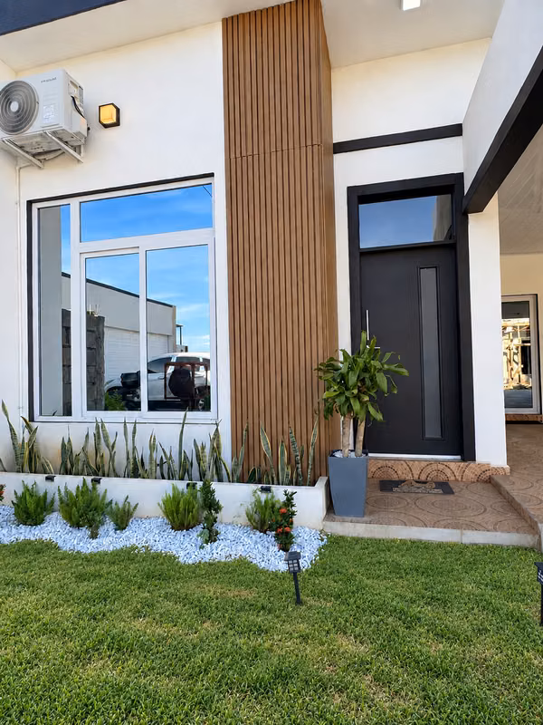 Casa Residencial en Venta | Hacienda Real | 3 Habitaciones · 2 Baños