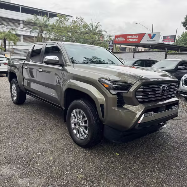 TOYOTA TACOMA LIMITED 2026