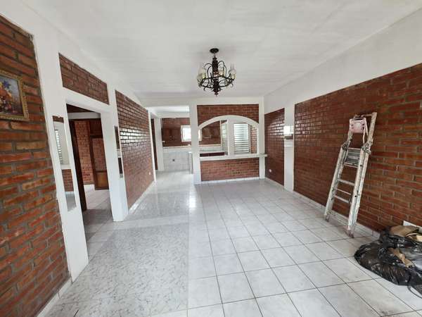 Alquiler amplio apartamento tipo casa Colonia el Hogar 