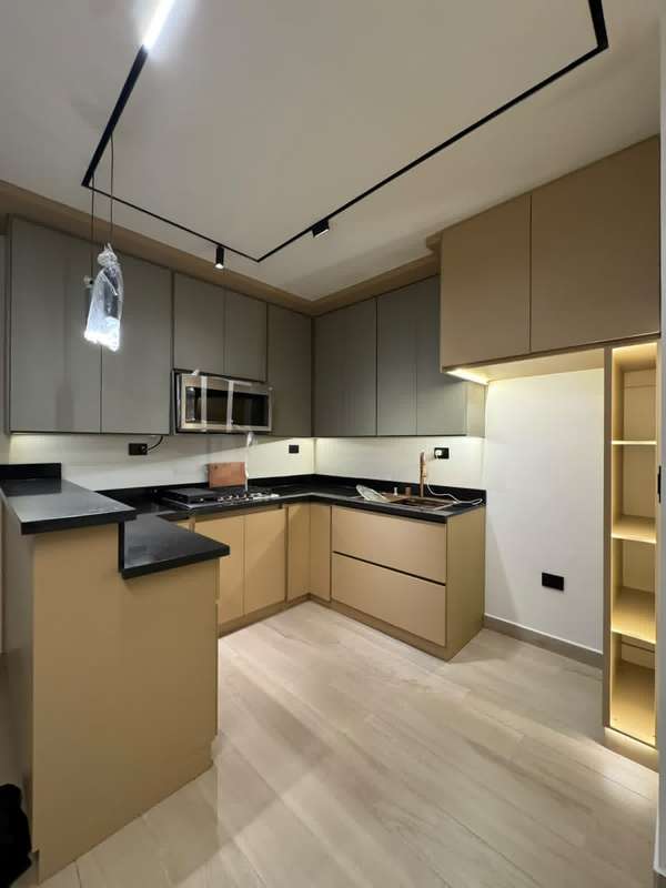 SE VENDE NUEVA Y MODERNA CASA EN RES. VILLAS MACKAY