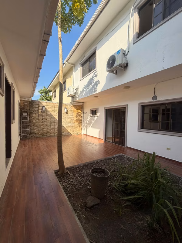 Se Alquila Town House en El Pedregal