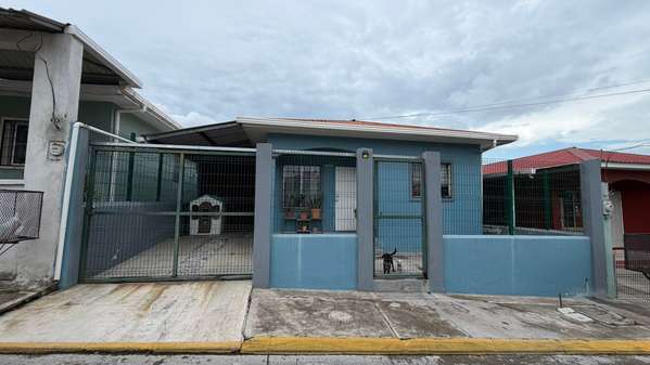  ¡CASA EN VENTA EN RESIDENCIAL BOSQUES DE JUCUTUMA – 3.ª ETAPA, SAN PEDRO SULA! 