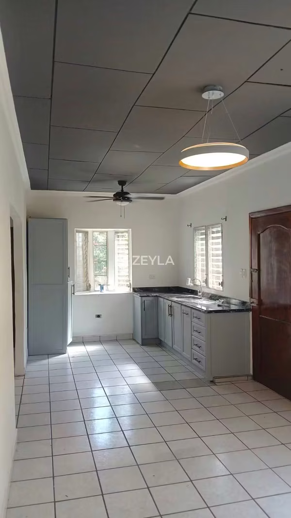 Se Vende Casa 1 Nivel En Residencial Los Álamos, SPS