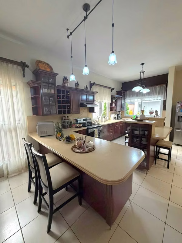 Se Vende Casa Amueblada En Residencial Bugambilia, SPS