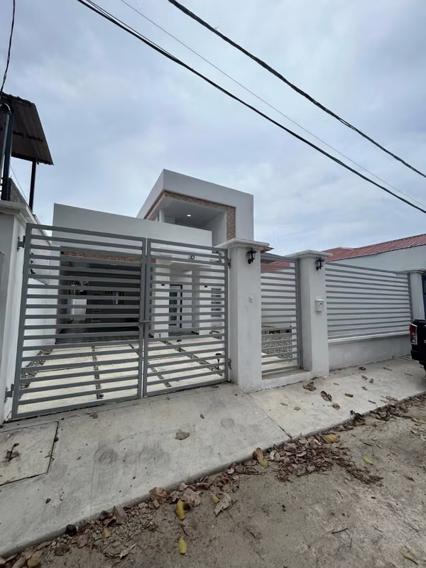 House for sale in Residencial Los Prados