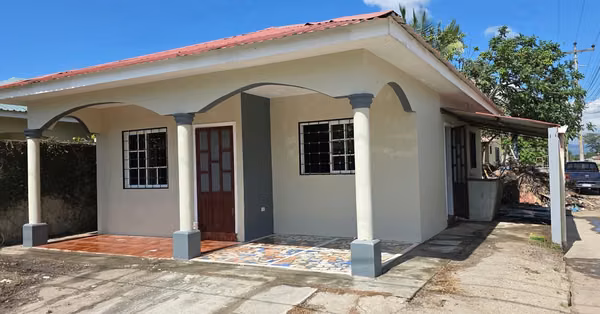 2 PROPERTIES FOR SALE - RESIDENTIAL FOUNTAINS, CHOLOMA!