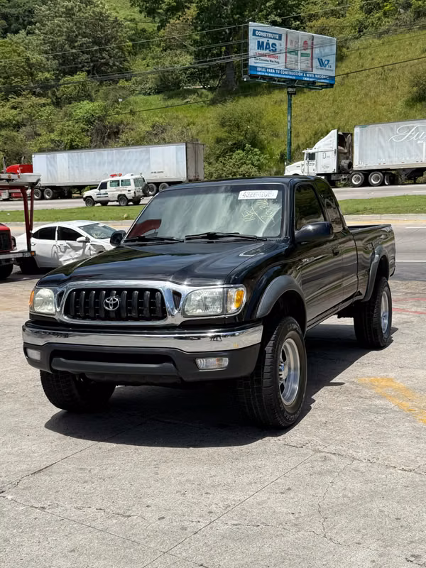 TOYOTA TACOMA PRUNNER