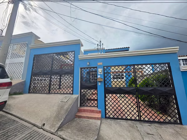 Alquiler de casa en Residencial Santa Cruz 